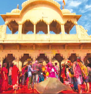 विश्व प्रसिद्ध लड्डू मार हाेली